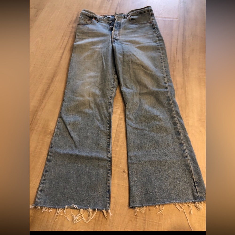 Levi’s Ribcage Crop Flare